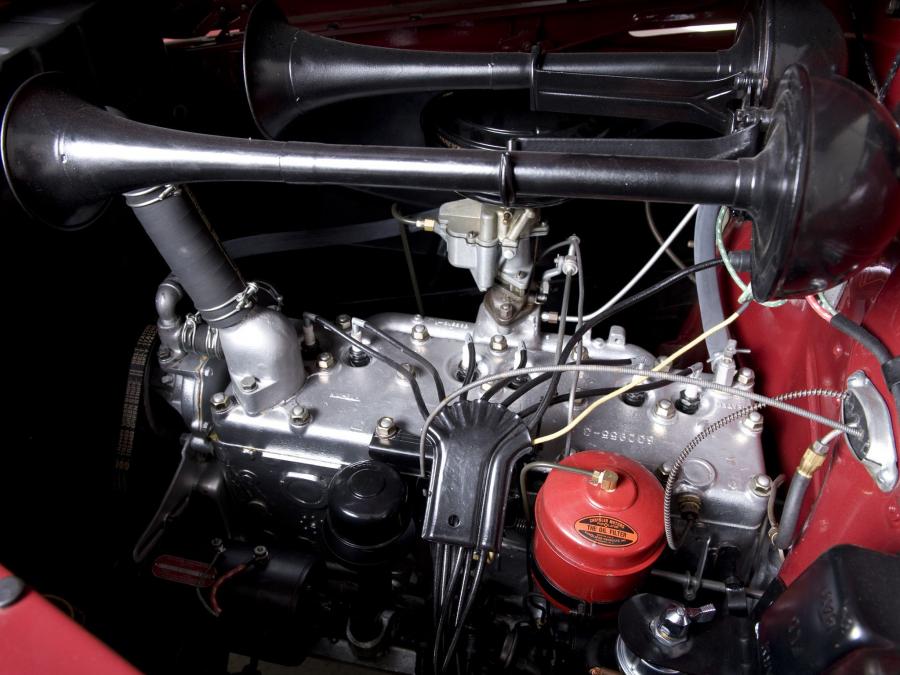  Plymouth DeLuxe Convertible 1940 года  (фото 3 из 5)